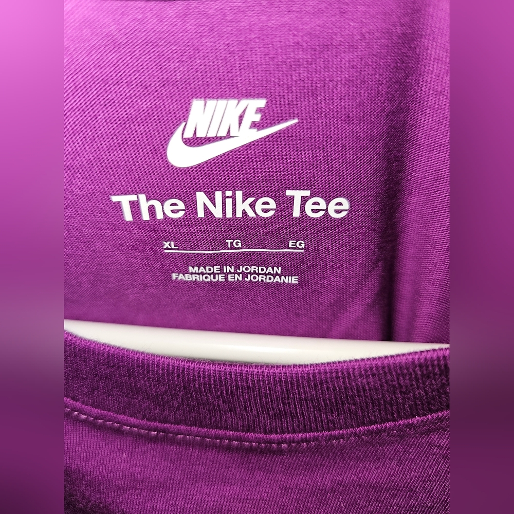 🌞2 Nike tees